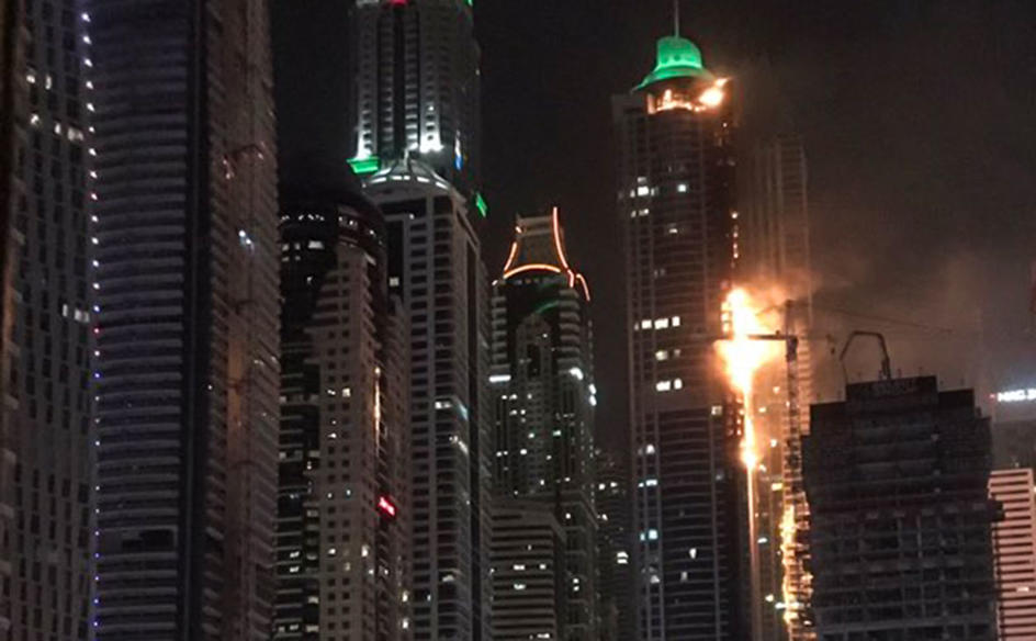 В Дубае загорелся 79 этажный небоскреб «Факел» 