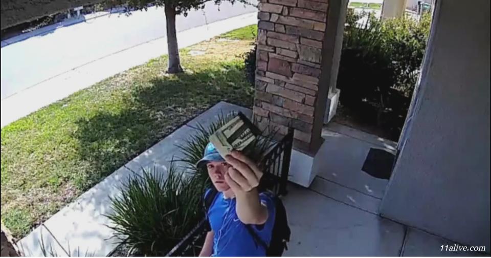 Этот парень вернул хозяину кошелек, набитый 1500  долларами