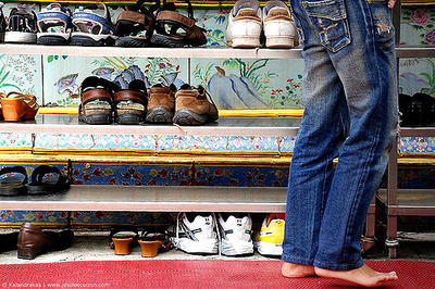 6 очень важных причин всегда снимать обувь в квартире