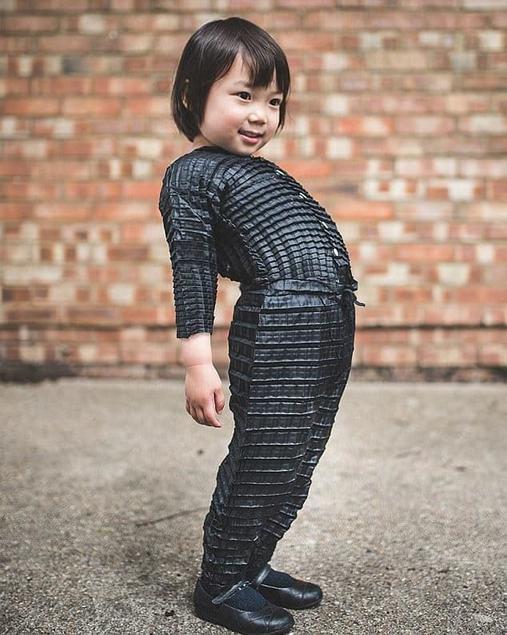 Британец создал концепт детской одежды, которая растёт вместе с ребёнком