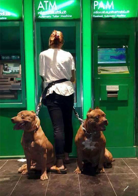 13 лучших способов защитить себя, когда снимаешь деньги у банкомата