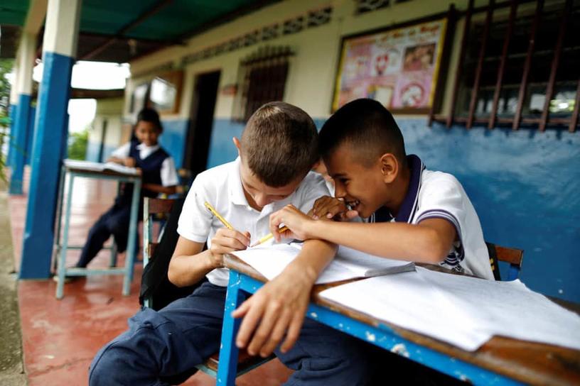 32 фотографии учеников со всего света, которые покажут вам, как выглядит школьная жизнь в разных странах