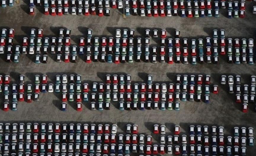 Куда деваются миллионы машин, которых никто не купил? Вот 16 потрясающих фото