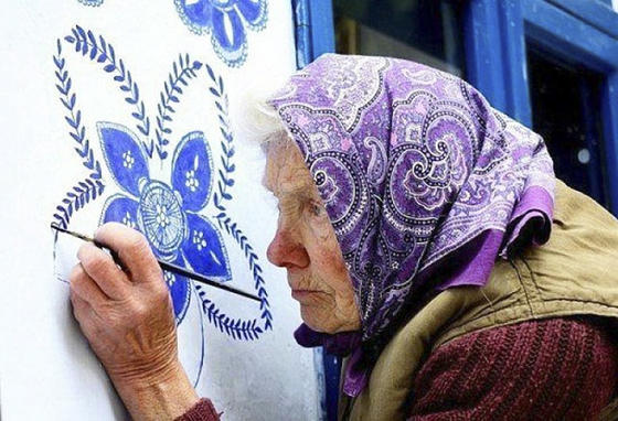 90-летняя бабушка превратила свою чешскую деревню в музей! Вот как это было