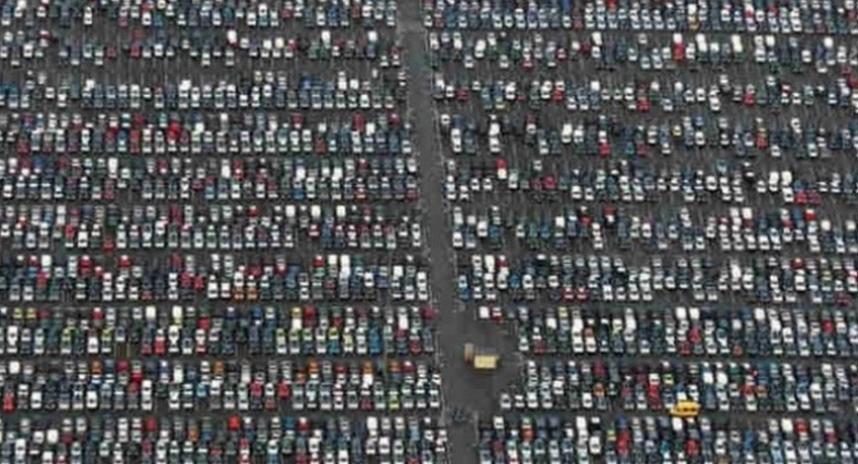 Куда деваются миллионы машин, которых никто не купил? Вот 16 потрясающих фото