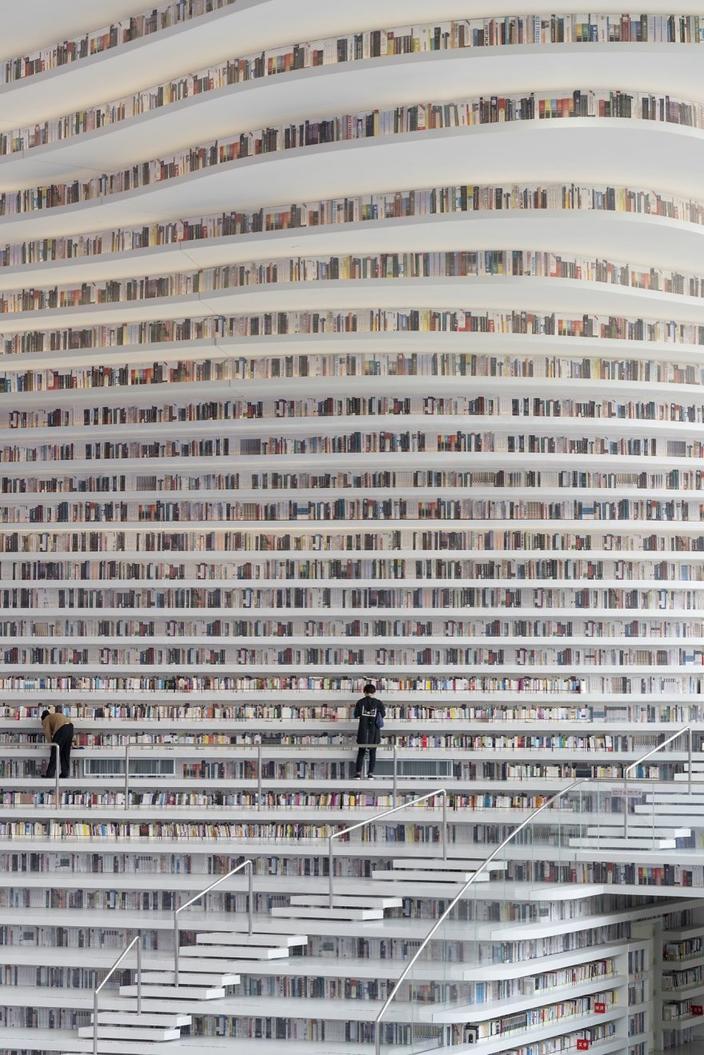 Китай открыл самую крутую библиотеку в мире! От нее перехватывает дыхание!