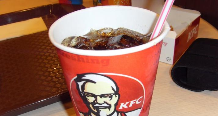 Вот почему нельзя покупать газировку со льдом в McDonald's и KFC!