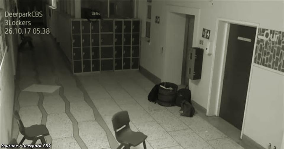 В школе в Ирландии на камеру засняли ″привидение″. Серьезно, никто не знает, что это