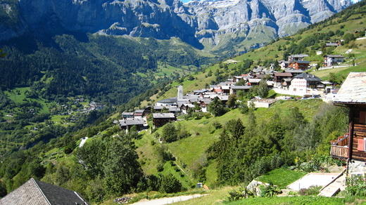 За переезд в деревню в Швейцарии вам просто так дадут  USD70 000! Вот что надо делать