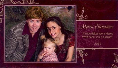 15 лет мы рассылаем самые странные рождественские открытки в мире. А вам слабо?