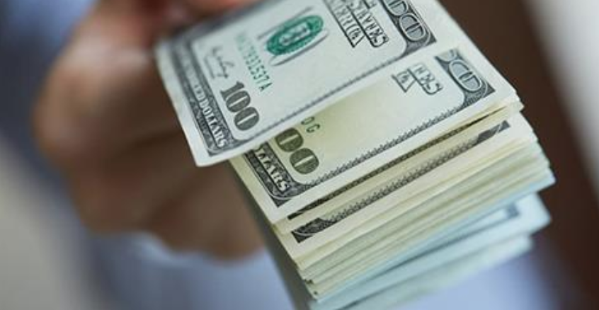 МВФ принял решение раздать по 10000$ каждому гражданину Украины