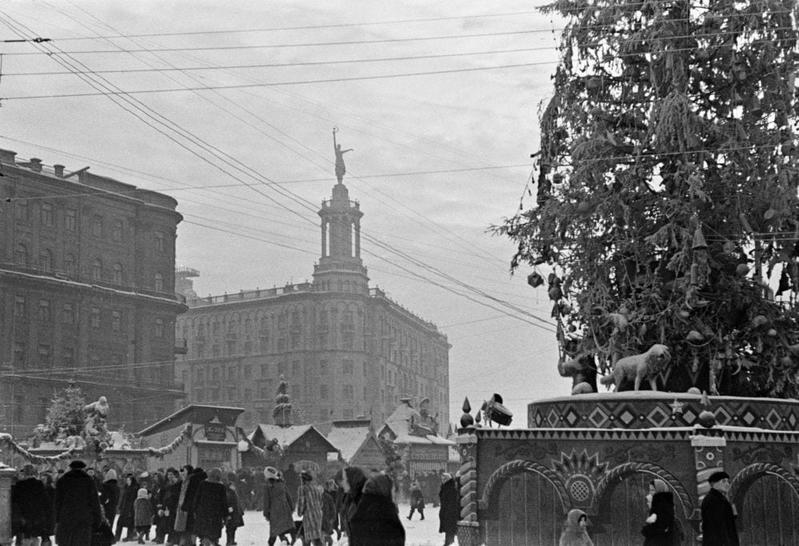 20 новогодних фотографий времён СССР, которые перенесут вас в прекрасное далеко и подарят чудесные минуты ностальгии