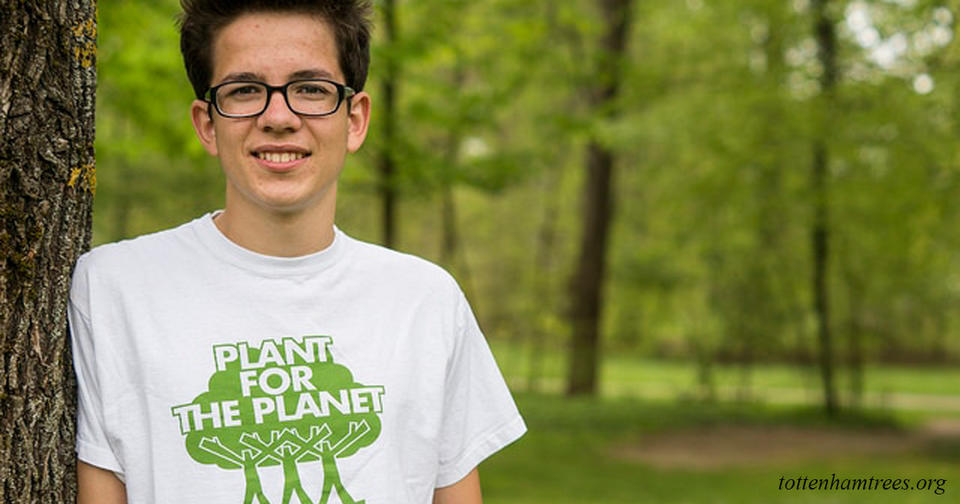Этот 19-летний парень посадил 14 миллиардов деревьев. Его цель - триллион!
