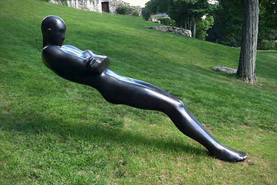 20 удивительных скульптур, которые кажутся настолько неустойчивыми, что рядом с ними даже дышать страшно