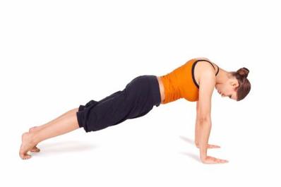 10 поз йоги, которые помогут подтянуть живот