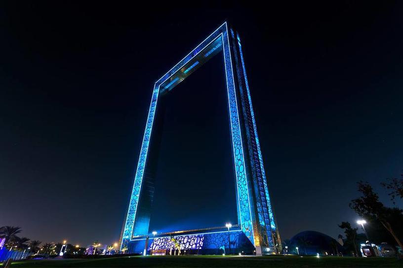 В Дубае построили новый невероятный объект, который уже стал поводом для скандала. И да, это 150-метровая рамка!