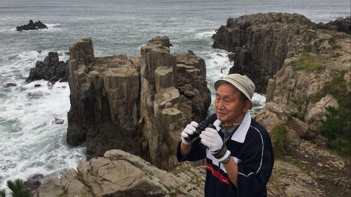 73-летний японец спас от самоубийства уже 609 человек. Такая у него работа...