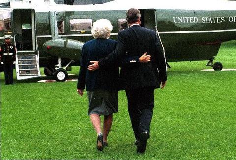 В этот день святого Валентина надо брать пример с Джорджа и Барбары Буш! Вот почему