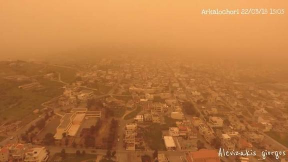 Остров Крит накрыла африканская песчаная буря! Теперь он похож на Марс