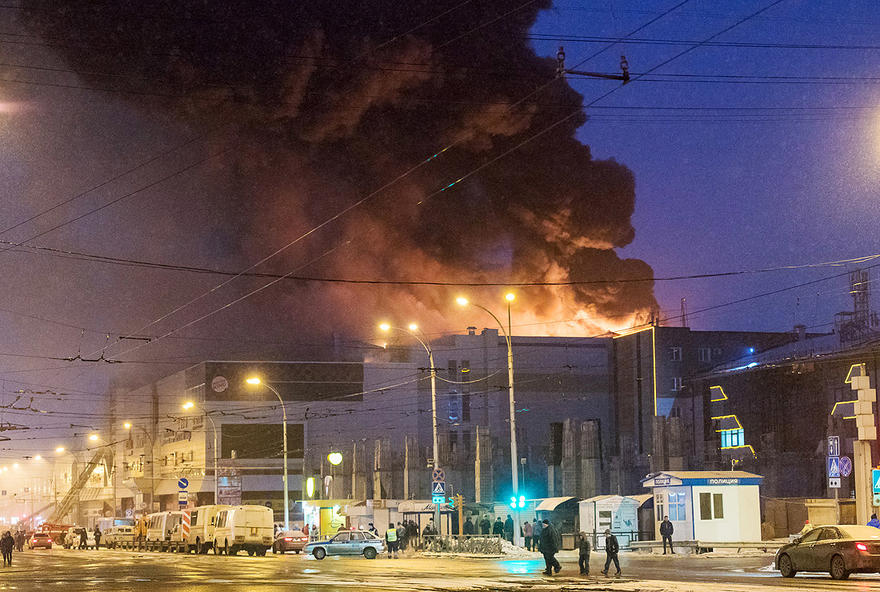 ″Мы горим. Возможно, прощайте″. Вот что писали дети в Кемерово своим родителям