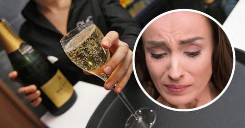 Ученые установили: нервным женщинам необходимо ежедневно пить шампанское
