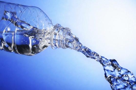 Вот 5 признаков, что вы пьете слишком мало воды. Не игнорируйте их! 