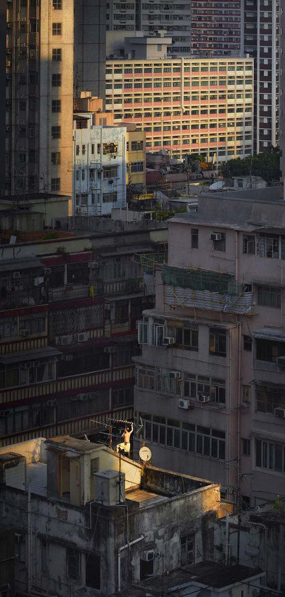 Я фотографирую людей, которые живут на крышах Гонконга. Это так захватывающе... Это целый мир!