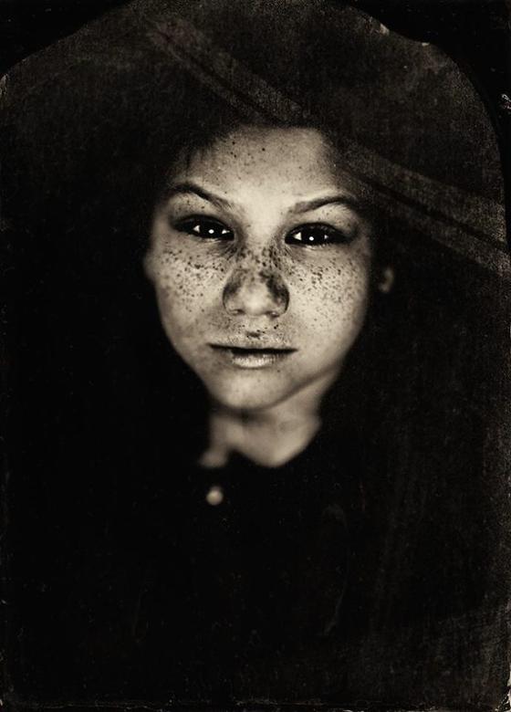 Я нашла фотокамеру, которой 166 лет, и стала снимать на нее детей. Вот результат!