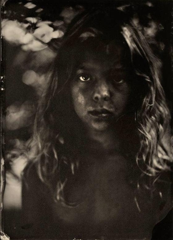 Я нашла фотокамеру, которой 166 лет, и стала снимать на нее детей. Вот результат!