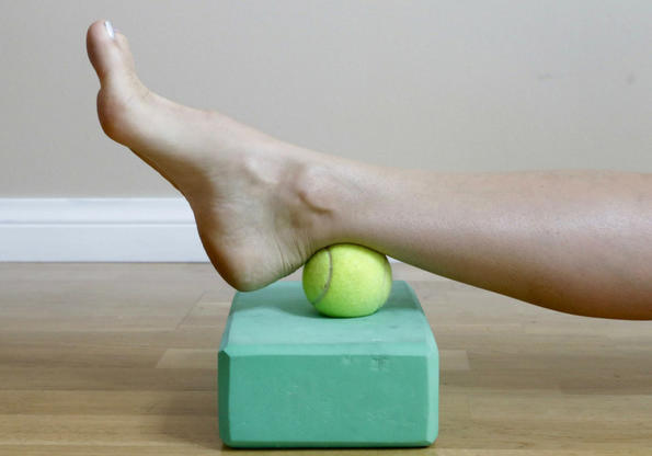 Вот 6 упражнений, чтобы мгновенно снять боль в ступнях и лодыжках Делайте сразу, как приходите вечером домой.