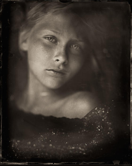 Я нашла фотокамеру, которой 166 лет, и стала снимать на нее детей. Вот результат!