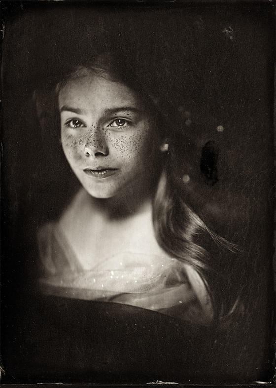 Я нашла фотокамеру, которой 166 лет, и стала снимать на нее детей. Вот результат!