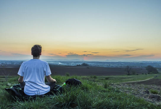 Как правильно медитировать для избавления от тревоги (всего за 5 минут)