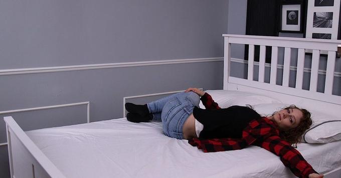 6 упражнений на растяжку, которые надо делать, когда вы еще в постели Лучший выход из ситуации.