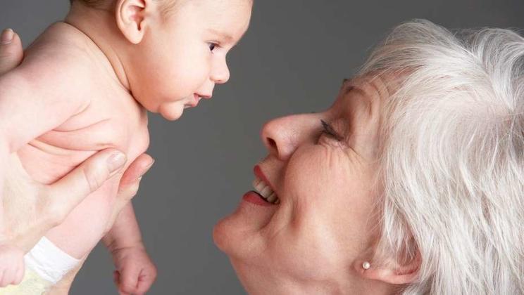Бабушка по материнской линии - самый важный человек в жизни ребенка! Вот почему Так говорят генетики.