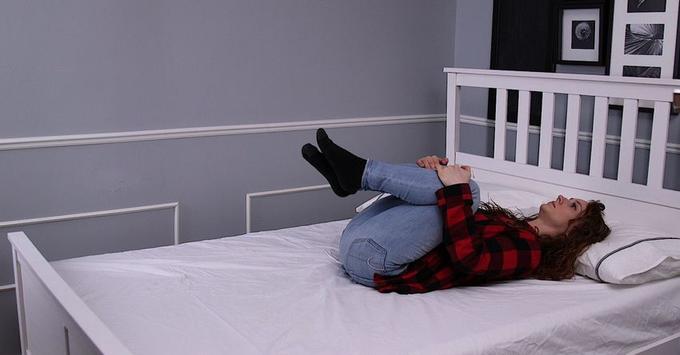 6 упражнений на растяжку, которые надо делать, когда вы еще в постели Лучший выход из ситуации.