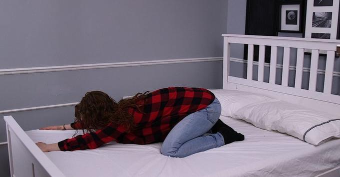 6 упражнений на растяжку, которые надо делать, когда вы еще в постели Лучший выход из ситуации.