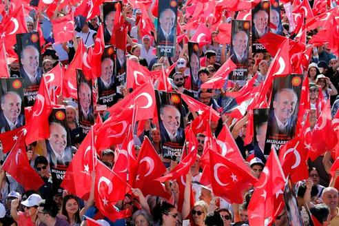 В этом году в Турцию лучше не ехать! ИГИЛ уже предупредил... Дипломаты не советуют туда соваться.