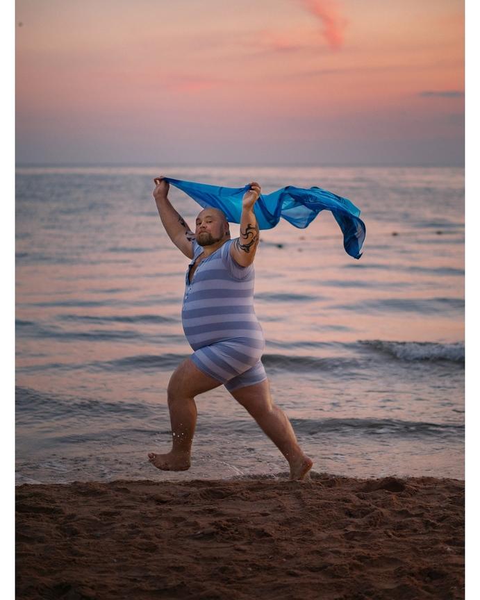 Московский фотограф высмеял ваши пляжные фото в Инстаграм. И ведь смешно же! Признайтесь: у вас тоже такие есть?