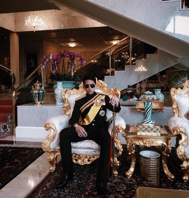 Вот как живет супер-богатый принц Брунея, а ведь ему только 26 лет Instagram позволяет нам за ними ″подсматривать″.