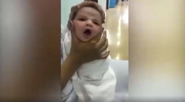 Медсестры издевались над новорожденным и снимали это на видео. Слава Богу, их уволили Когда у людей ни сочувствия, ни чувства юмора.