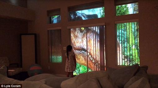 Ее папа сделал все так, чтобы дочь могла ″видеть″ динозавров прямо из своей спальни! Лучший папа! Навсегда.