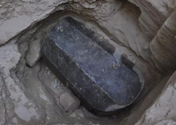 В Египте нашли саркофаг с гробом Александра Македонского Жутковатая археологическая загадка.