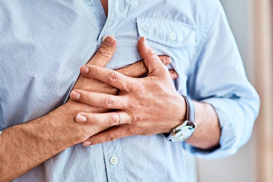 За месяц до сердечного приступа ваше тело отправит вам эти 8 сигналов. Не пропустите! Все еще можно исправить.