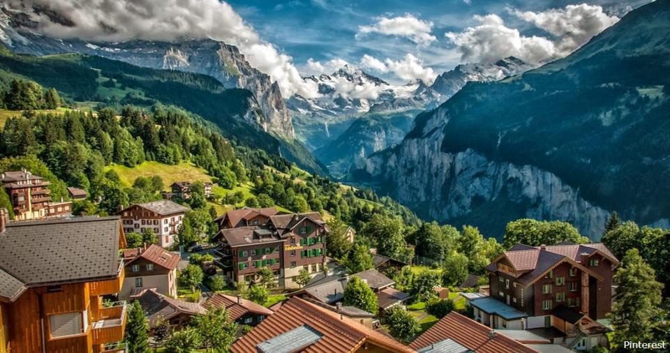 За переезд в эту деревню в Швейцарии платят  000. Вот что надо делать Вы только посмотрите на нее!