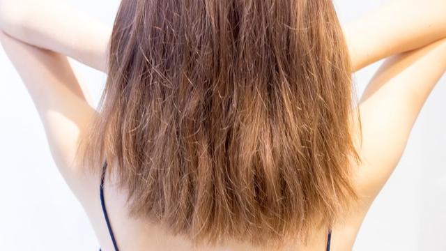 7 побочных эффектов крашеных волос, о которых парикмахер вам не расскажет Но об этом предупреждают врачи.