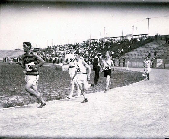 Самое ужасное состязание в истории - Олимпийский марафон-1904. Вышло пострашнее Голодных игр До финиша дошли не все.