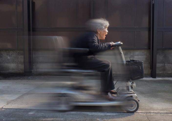 90-летняя японская бабушка показала внукам, как надо фоткаться Это и правда смешно!