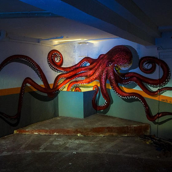 Португальский художник рисует 3D-граффити, от которых стынет кровь Вживую лучше не видеть.
