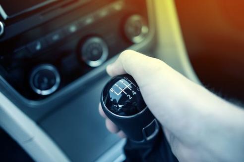 11 вредных водительских привычек, которые обходятся очень, очень дорого Присмотритесь к своей манере вождения.